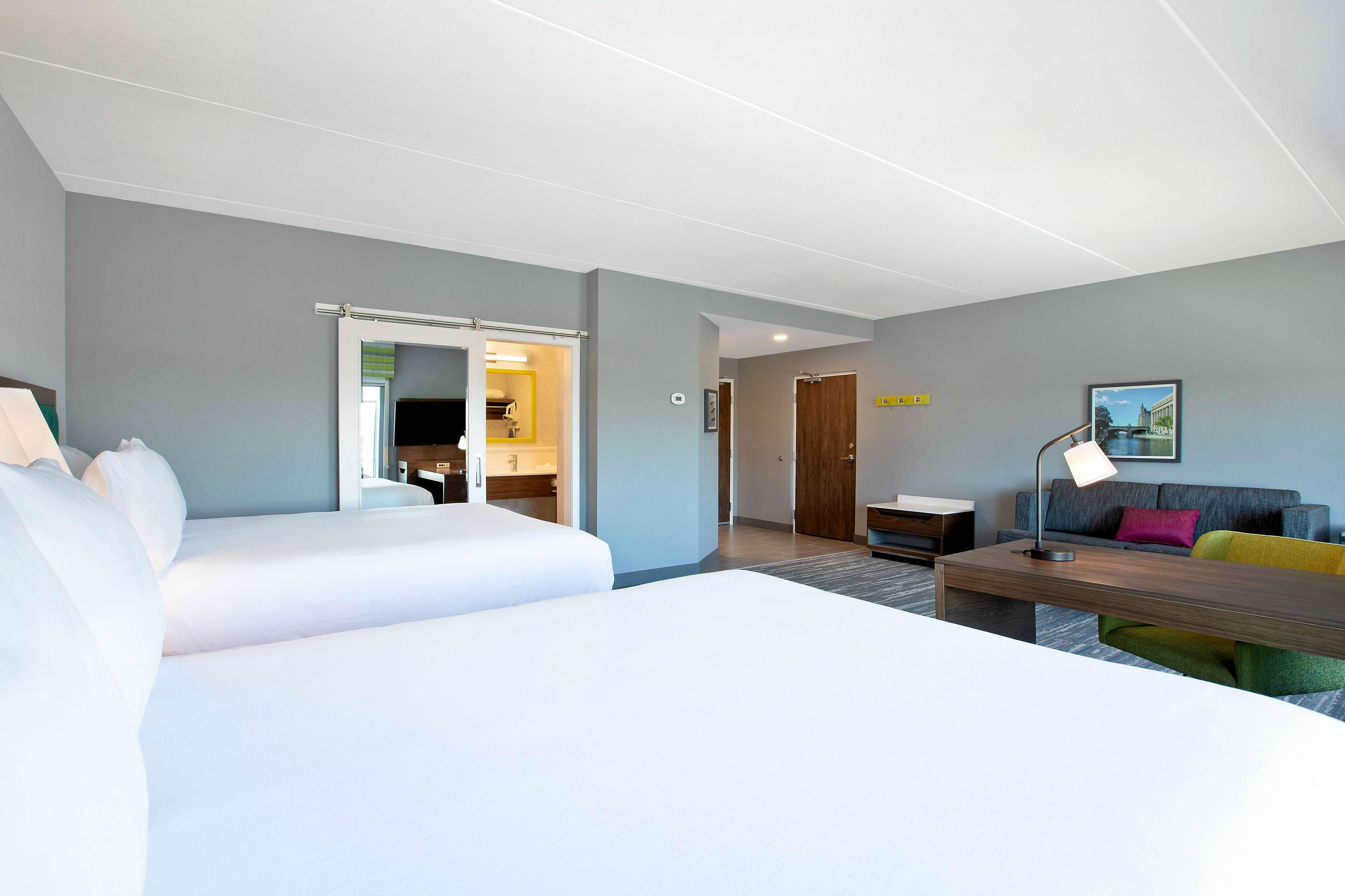 Hampton Inn & Suites Ottawa West, Ontario, Canada エクステリア 写真