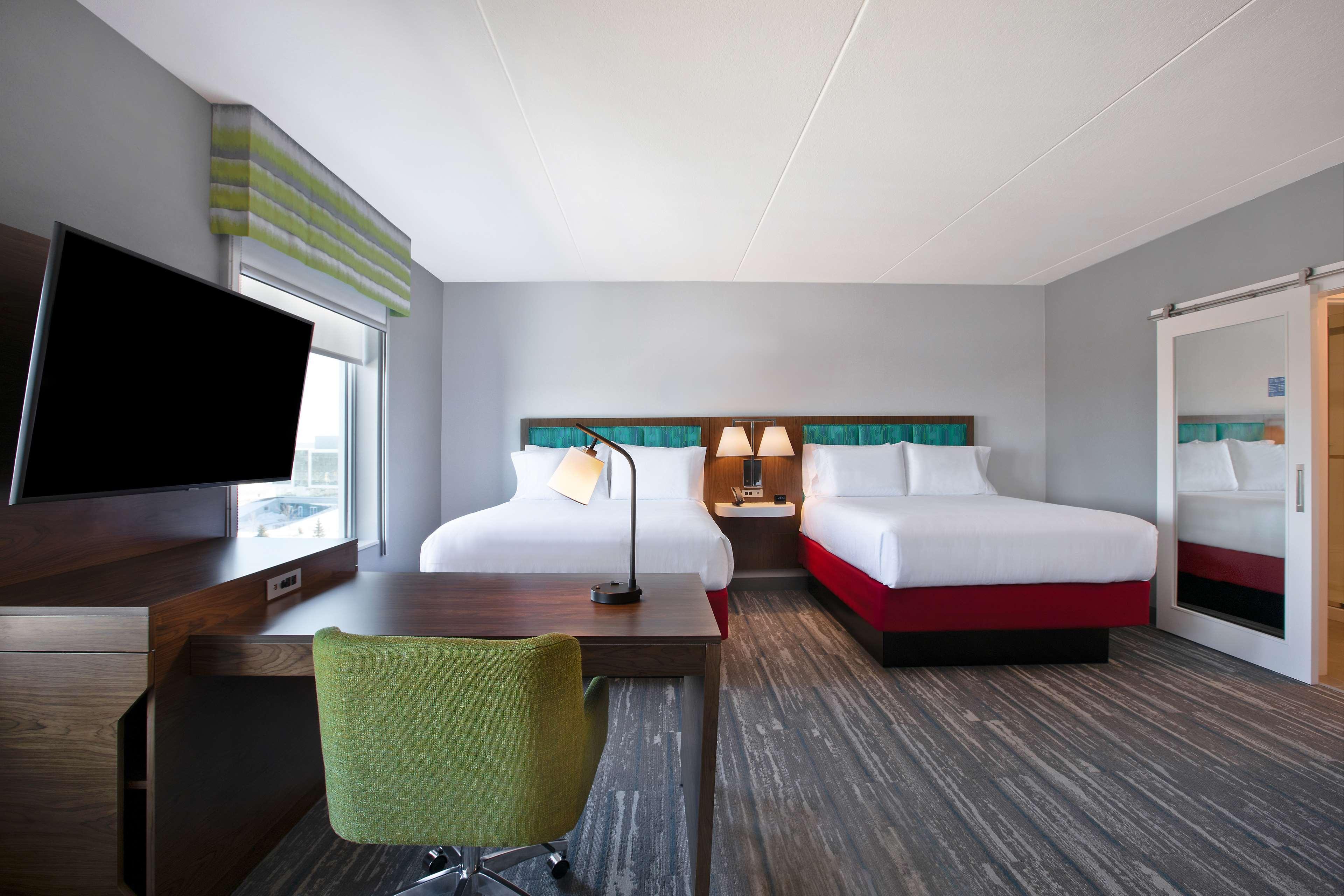 Hampton Inn & Suites Ottawa West, Ontario, Canada エクステリア 写真