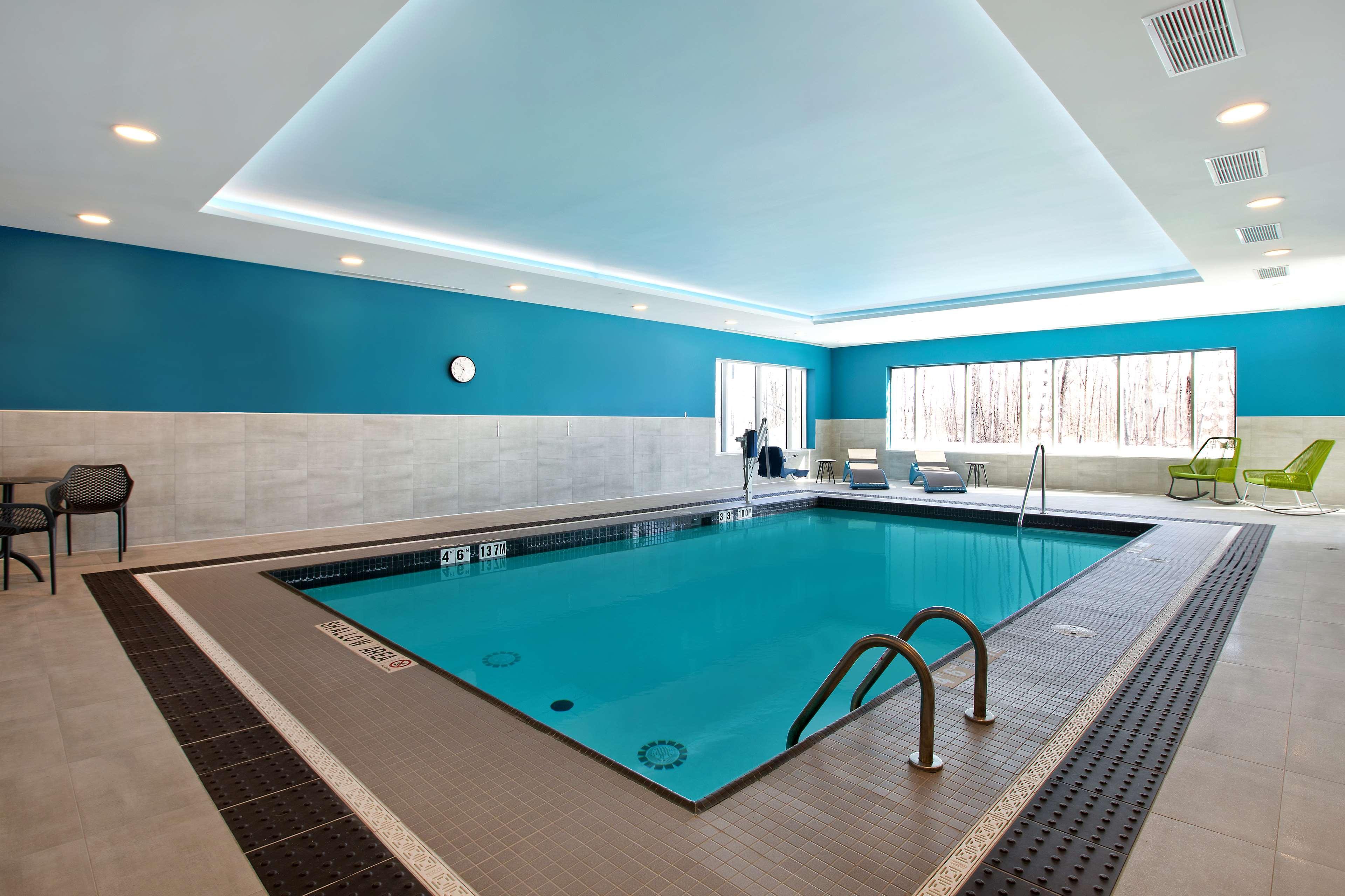 Hampton Inn & Suites Ottawa West, Ontario, Canada エクステリア 写真