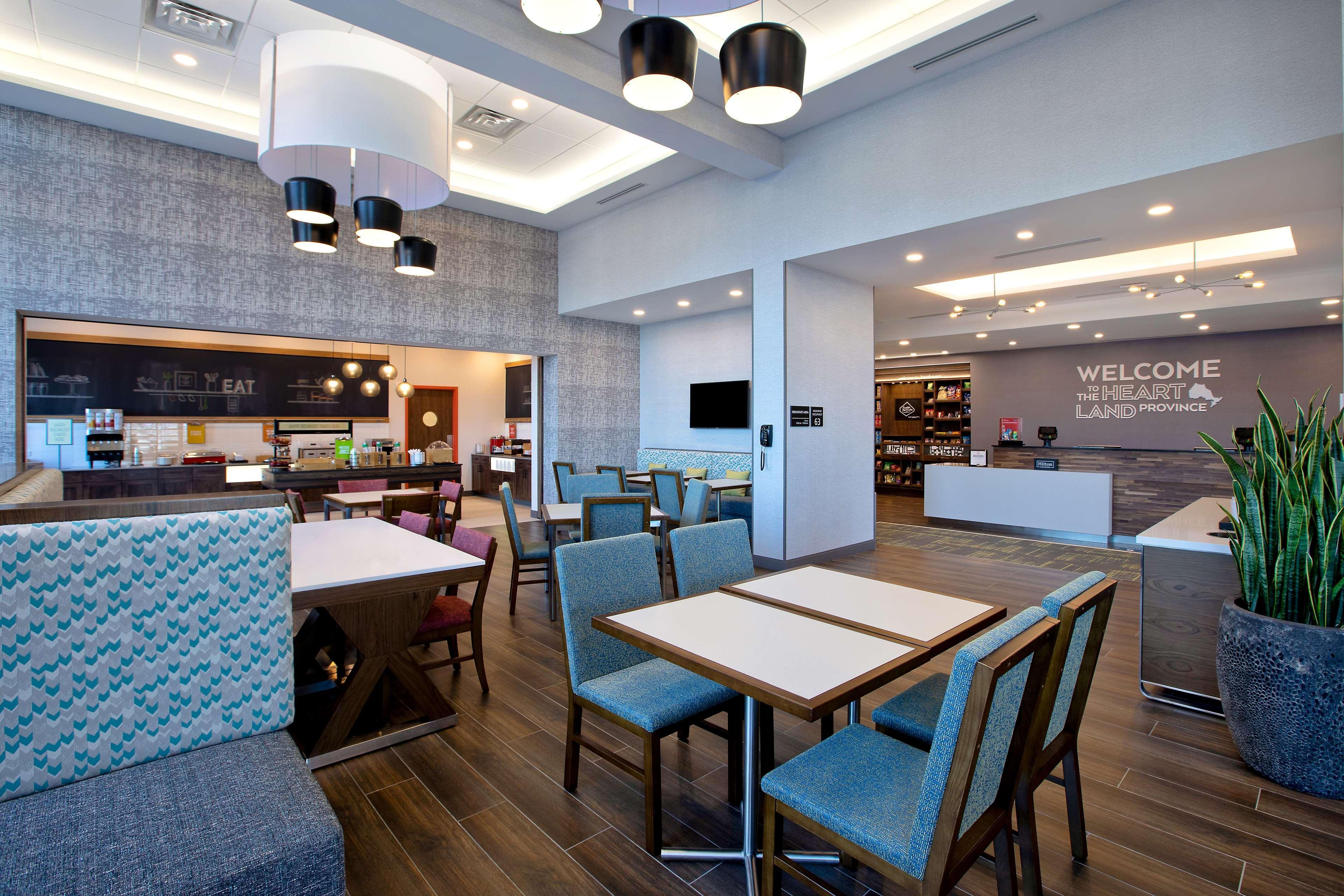 Hampton Inn & Suites Ottawa West, Ontario, Canada エクステリア 写真