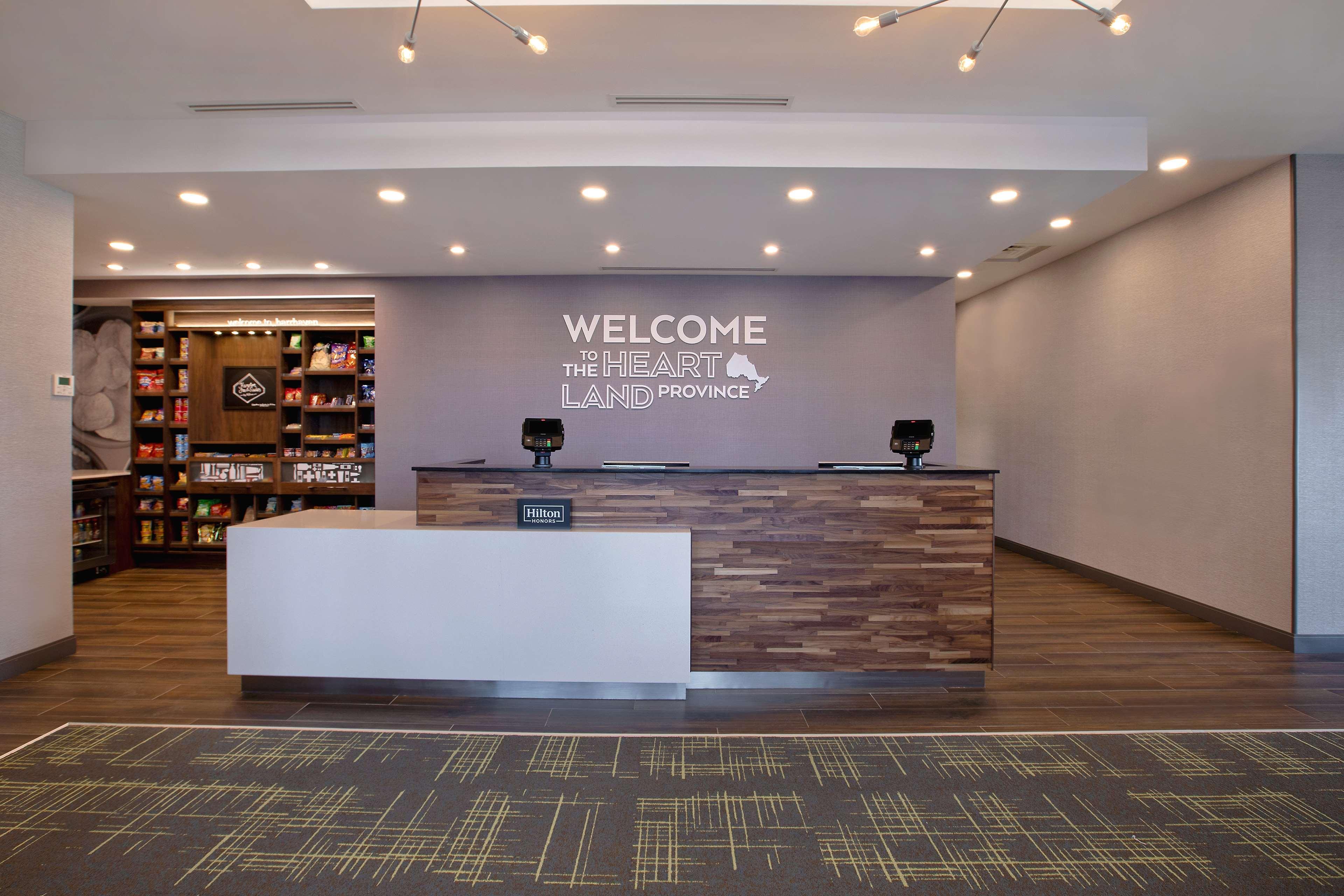 Hampton Inn & Suites Ottawa West, Ontario, Canada エクステリア 写真