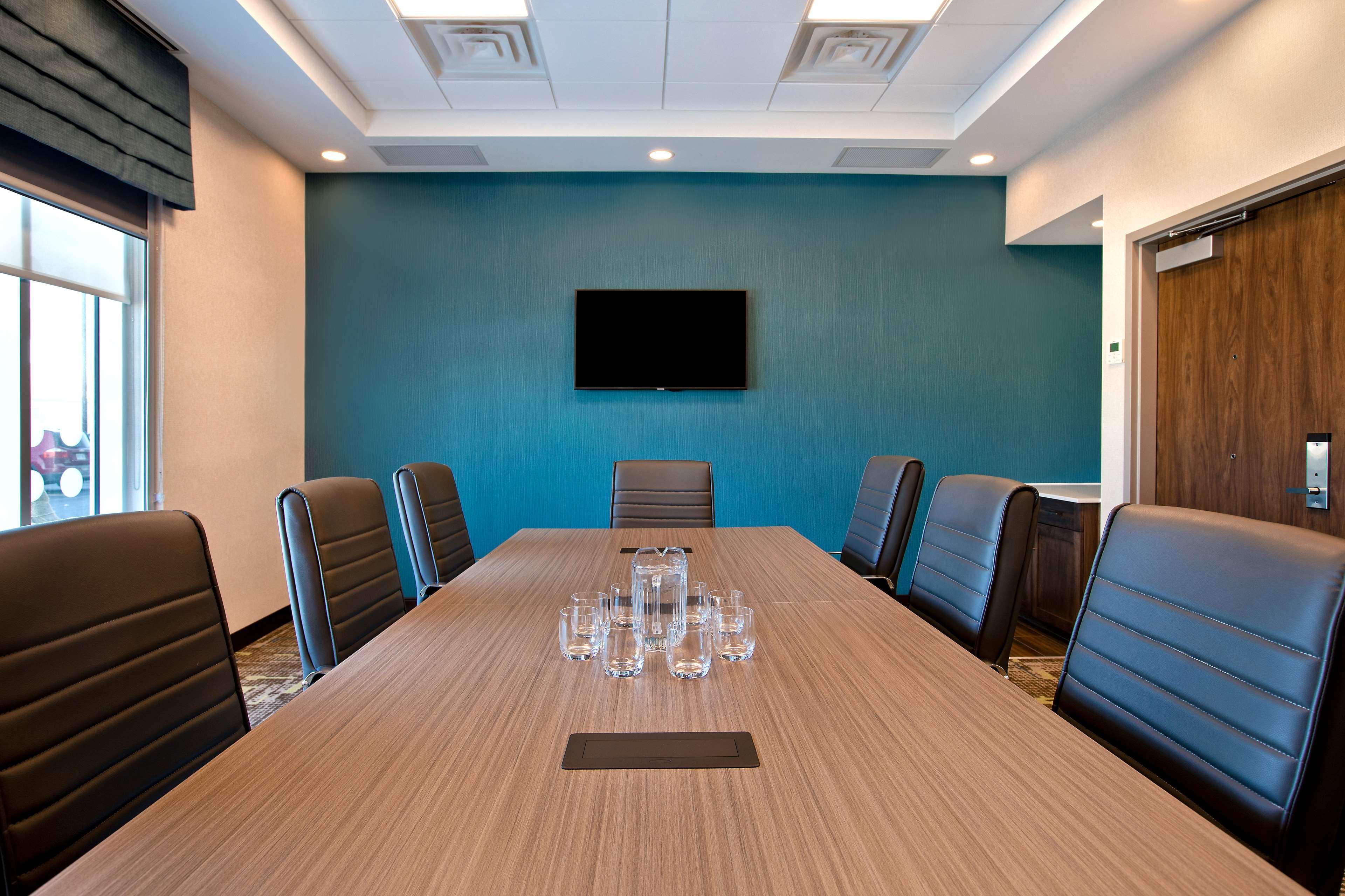 Hampton Inn & Suites Ottawa West, Ontario, Canada エクステリア 写真