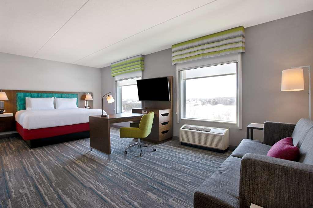 Hampton Inn & Suites Ottawa West, Ontario, Canada 部屋 写真