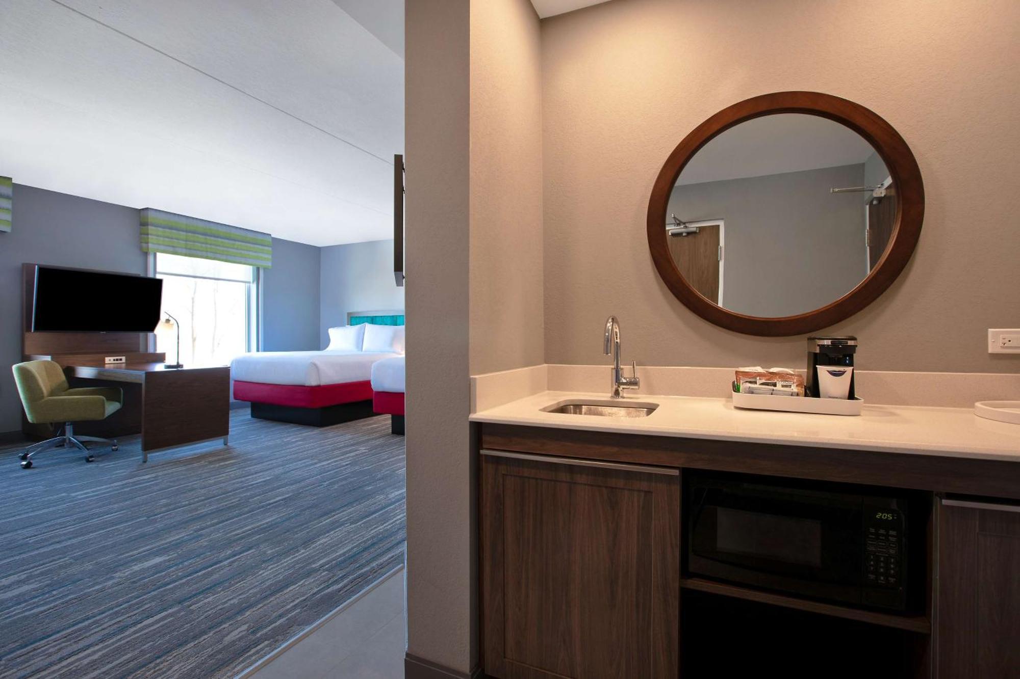 Hampton Inn & Suites Ottawa West, Ontario, Canada エクステリア 写真